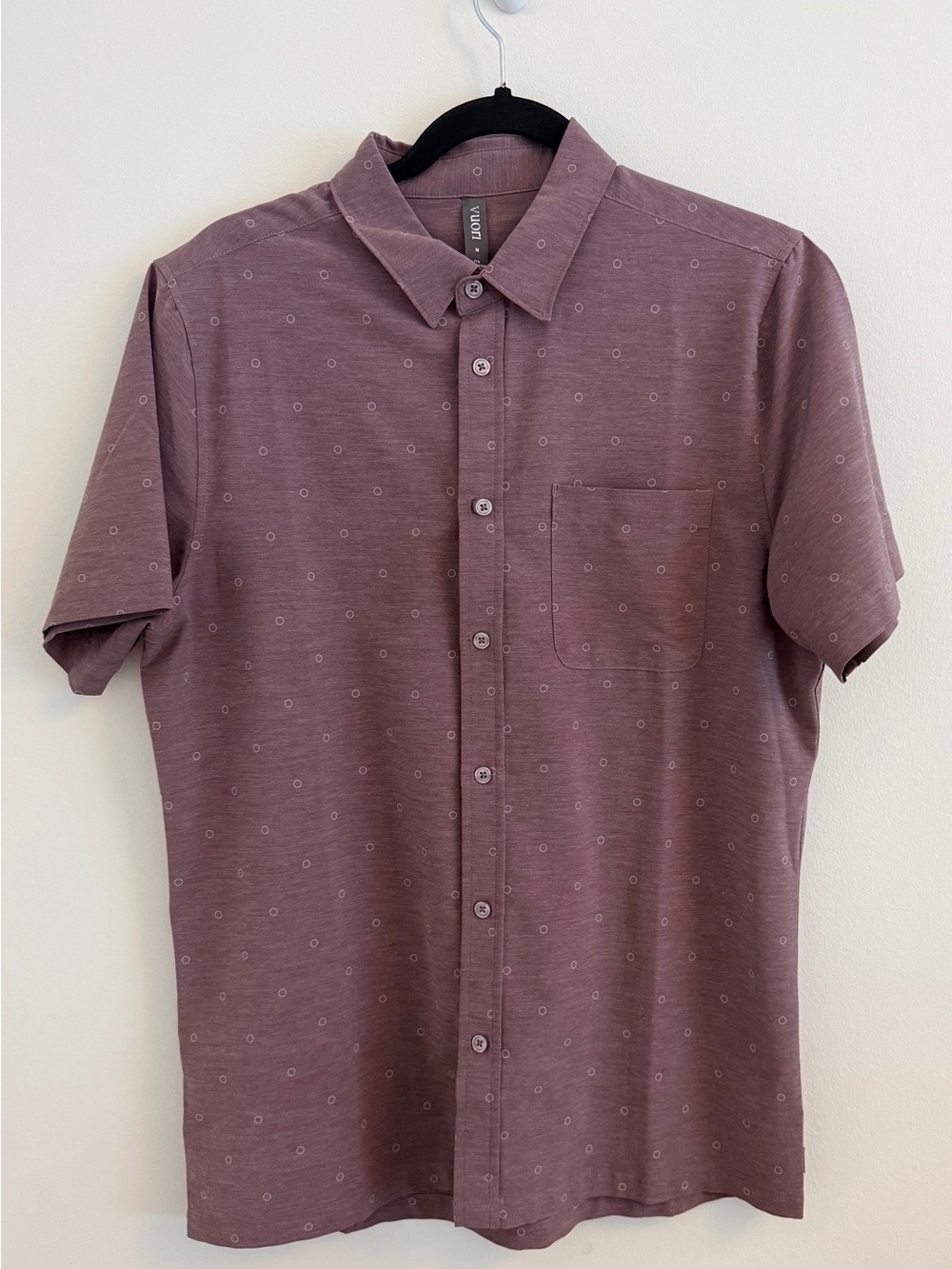 Vuori Men's Short Sleeve Button-Down Shirt. Size:M